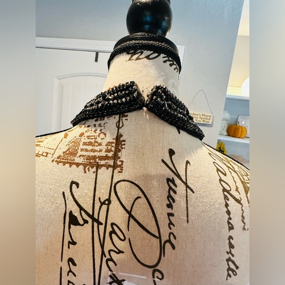 Chic Floral A-Line Party Dress in Black and Pink - Picture 10 of 16